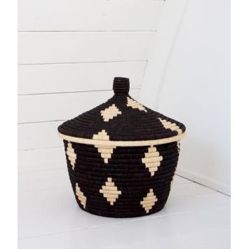 A black and tan Endiiro- Nat basket covered with a lid